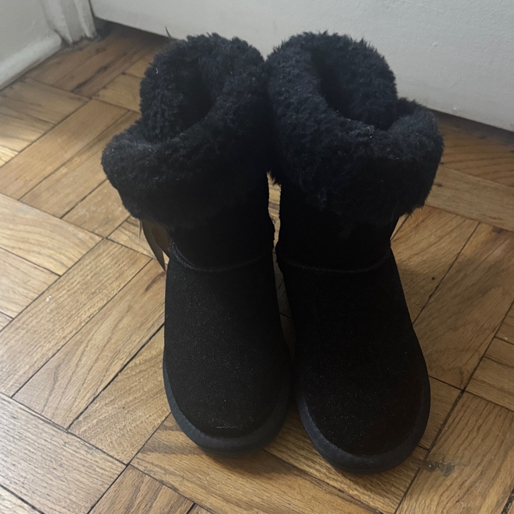 Cozy Black Fur-Lined Boots